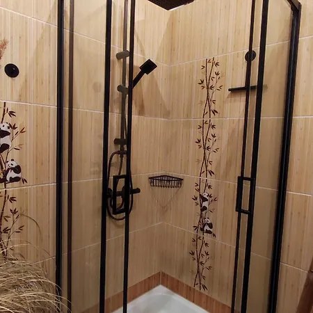 Symphony - Free Parking & Airport Taxi *