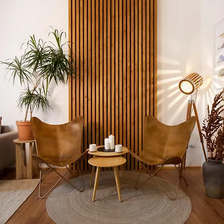 Symphony - Free Parking & Airport Taxi *