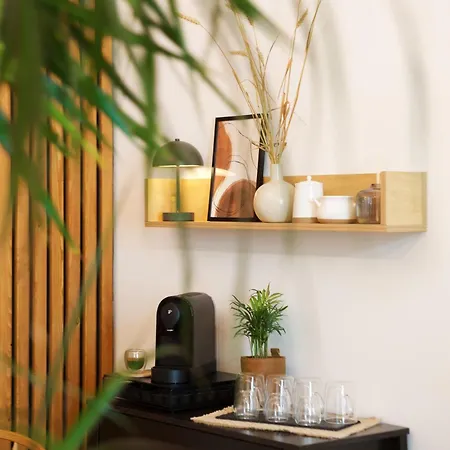 Symphony - Free Parking & Airport Taxi 公寓