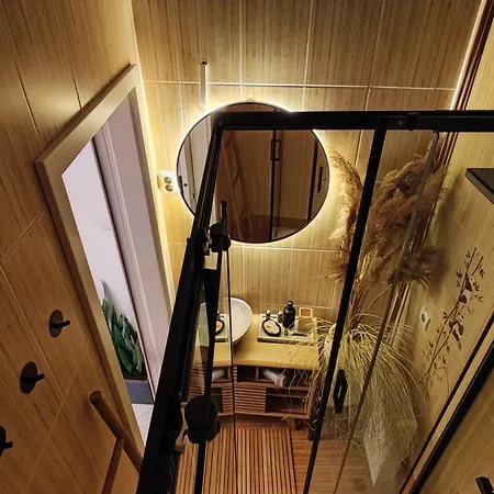 Symphony - Free Parking & Airport Taxi 公寓 *