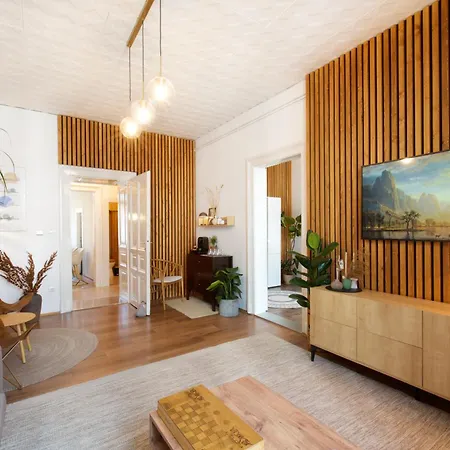 Symphony - Free Parking & Airport Taxi 公寓